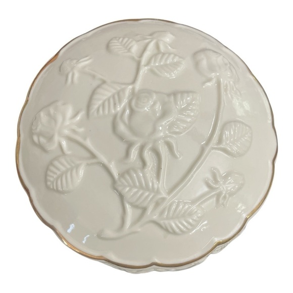 Bisque Porcelain Raised Rose Pattern Gold Trimmed Storage Box Footed - Picture 3 of 12